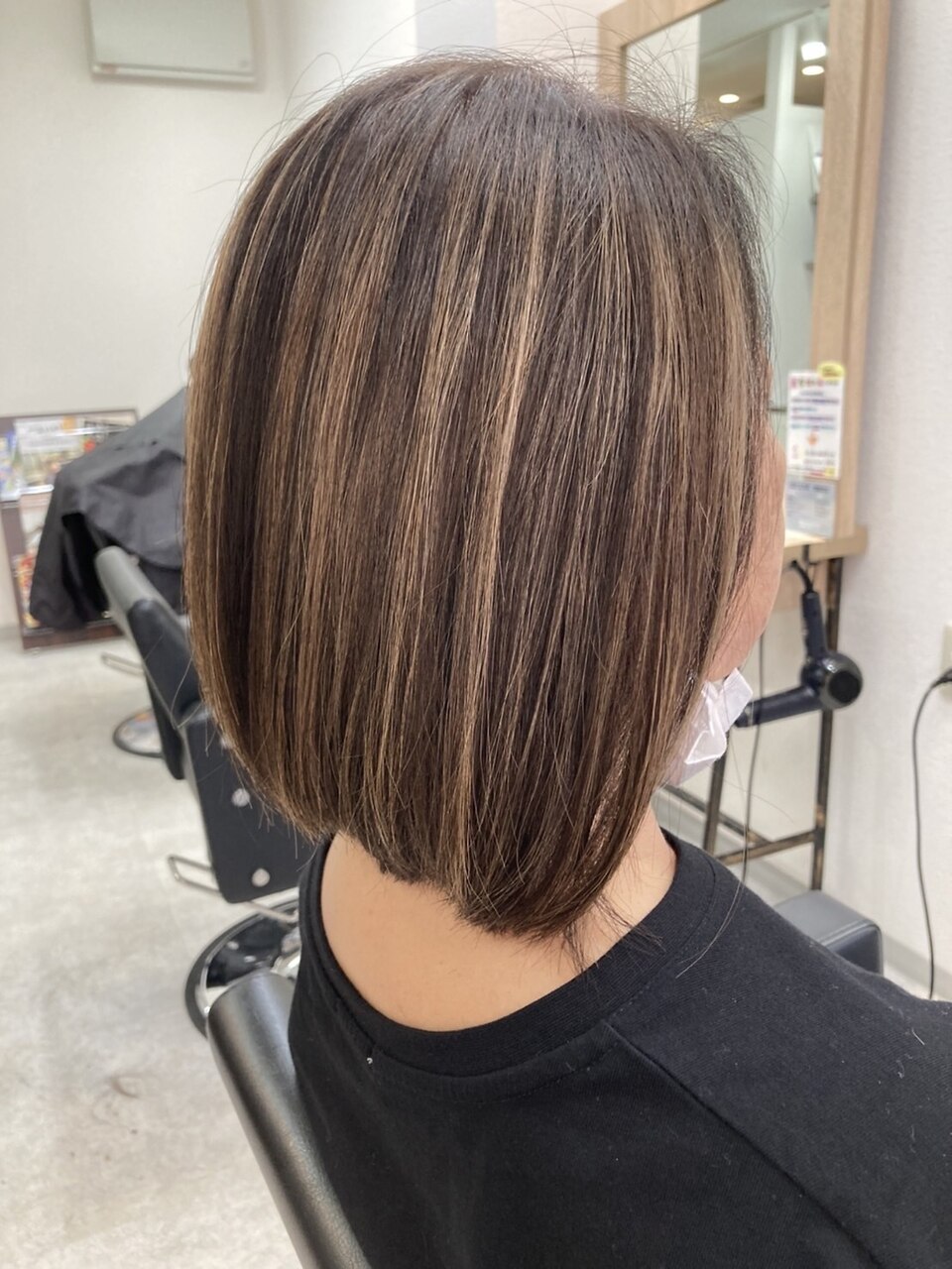 ハイライトカラーボブ（白髪ぼかしハイライト/60代後半