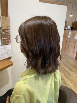 スウィートテラス 読谷村大湾店 ミルクティーベージュ、ミディアムボブ