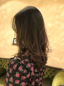 ビュートリアム265(BEAUTRIUM 265) セミロングレイヤー 流し前髪 顔まわりレイヤー レイヤーカット