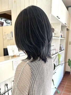 リトルガーデン(Little Garden) レイヤーカット　黒髪　アッシュ