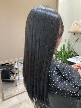クク(coucou) 暗髪ストレートロング×艶髪