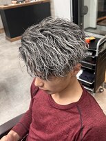 イーラ(era)&nbsp;メンズパーマホワイトメッシュ縦落ちツイスパマッシュ