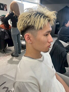 メンズサロン キング 心斎橋店(Men’s salon K!ng) 波巻きツイストスパイラルパーマ/フェザーパーマ/眉毛/メンズ
