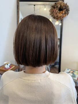 襟足パツっとスッキリボブ