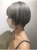 ハイトーンシルバー大人ショートボブ
