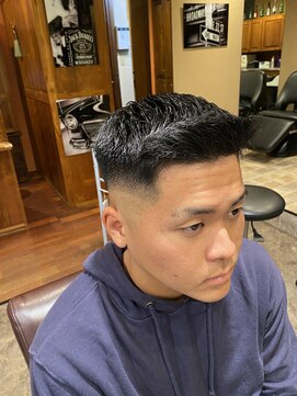 リットジェンツ 千葉(Lit Gents) ミドルフェード×フェザーアップ