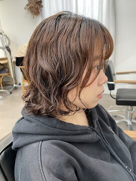 ユノ(juno) 【中目黒】ミディアムレイヤーのウェーブパーマ☆ベージュカラー