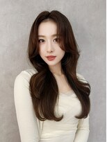 大きめカールが大人上品な中華美女ワンホンヘア