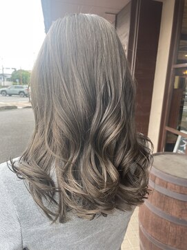 アルファレイズトロワ(alphareiz trois) アッシュベージュカラー