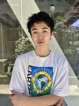 ヒュージ 表参道(huge) スパイキーショート/くせ毛風ニュアンスパーマ/眉毛/メンズ