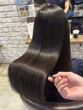 ルーダ(RUEDA) 憧れのシルクストレート