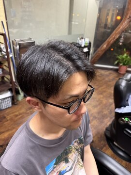 ヘア リーフ(Hair Leaf) ツーブロックセンターパート