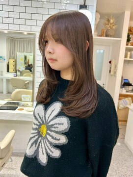 ロマーリ(LOMARLIE) レイヤーカット10代20代30代透明感カラーオリーブベージュ