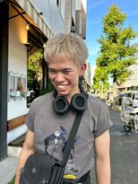 エディ(Edy) スパイキーショートケアブリーチホワイトシルバー眉毛カット