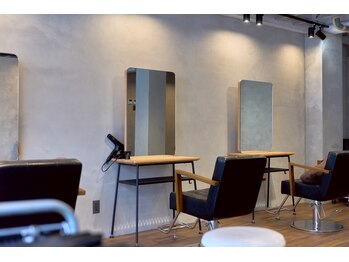 ループ(Loop)の写真/スタイリストが一人ひとりとじっくり向き合って施術も行ってくれるので、お悩みを相談しやすい◎