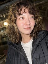 メリケンビューティーパーラー コウベ(MERICAN BEAUTY PARLOR KOBE) 大人ミディアムカーリーパーマ白髪ぼかしハイライトハードパーマ