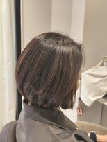 アンベリールフルー(EMBELLIR fleur)&nbsp;大人の美バランスのひし形ショートボブカットスタイル