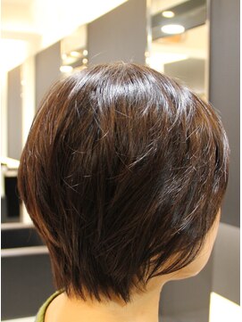ディーヘアーデザイン(d.HAIR DESIGN) 形が崩れにくいショートスタイル