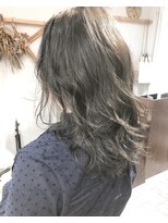ヘアーアンドアトリエ マール(Hair&Atelier Marl)&nbsp;【Marl】ブルーベージュカラーの外国人風セミロング♪