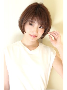 レウナ 外苑前(Reuna) 暗めカラーでも大人可愛く決まる　ひし形ショートボブ