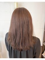 パリスパート2&nbsp;表面 レイヤー 毛先の動き ミディアム ヘアスタイル