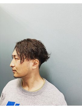 イコール(equal) 波巻きウェーブセンターパートスタイル