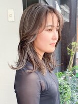 ノラ ウメダ(NORA UMEDA)&nbsp;【NORA UMEDA 高木】ミルクティー系外国人風ハイライトカラー