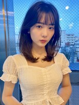 小顔フェザーバングアッシュベージュ