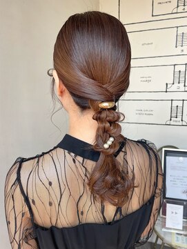 ホワイトルーム(White Room) 編みおろしヘア