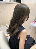 オリーブグレージュ
