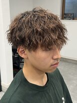 フゥ 宇都宮(FeU)&nbsp;波巻きパーマメンズパーマメンズヘアツーブロックツイストパーマ
