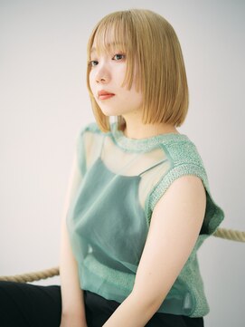 リィベ(Liibe) 10代20代30代　ブリーチ/ペールベージュ/フェイスレイヤーカット