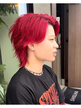 ジゼラ(GISELA) メンズ センターパート ウルフカット 派手髪 赤髪 ブリーチ