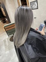 サニー 渋谷(SUNNY)&nbsp;バレイヤージュ、ハイライト、レイヤーロング、グレーベージュ