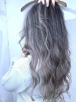 ブレイズヘアー(BLAZEhair)&nbsp;脱白髪染めホワイトグレージュバレイヤージュ×ブリーチ２回