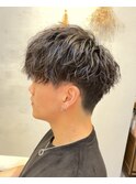 シャープな印象のツイストスパイラル＊