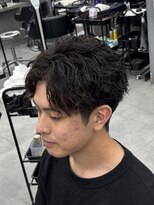 オーバルバイアピッシュ(OVARL by apish) センターパート/縦落ちパーマ/ツイストスパイラル/メンズパーマ