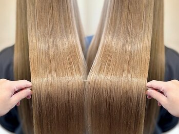 ティティアンバイイザ(titian by IZA)の写真/【名駅・名古屋駅】ダメージ毛にも縮毛矯正◎ブリーチ毛もサラ艶髪へ♪ナチュラルな仕上がり！