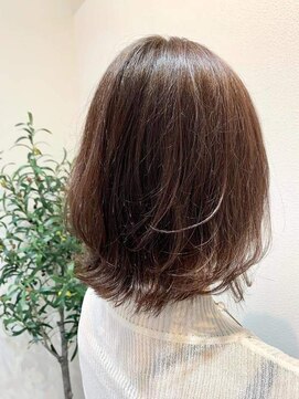アトリア 横浜(Atria) 大人可愛い外ハネミディアム