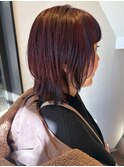 ワインレッドカラーのウルフスタイル