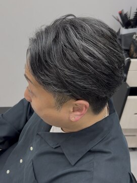 ソレリア(Soleria) 大人の毛流れセンターパート×脱白髪染め