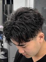 オーバル ジングウマエ(OVARL jingumae) 縦落ちツイストスパイラルパーマセンターパート