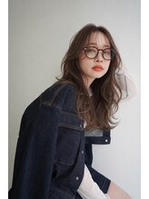 結んでも可愛い顔周りレイヤーカット｜小顔に見せる前髪とおくれ毛を一人ひとりに似合わせてデザインします