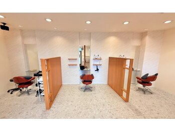 アルファヘアサロン 上津バイパス店(alpha hair salon)の写真/全席半個室だからゆったり過ごせる贅沢なプライベート空間♪髪質改善で自分へのご美時間を♪