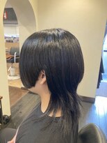 フェリーク ウジヤマダ(feerique UJIYAMADA)&nbsp;前下がりウルフ♪［ウルフカット,アッシュカラー］