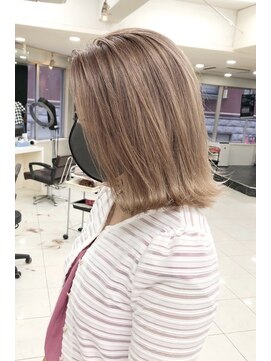 リア 大阪梅田(Ria) ～ミルクティーグレージュ　外ハネ～【Ria 大阪 梅田】