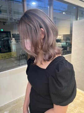 メリー オオサカ(Merly Osaka) 他と被らない組み合わせ！アッシュラベのバレ×ハイレイヤー_