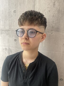 メンズアンダーバーホワイト 南海難波店(Men's _WHITE) スキンフェード×ラインカット