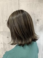 ハク(haku)&nbsp;[吉原勇気]ハイライト　白髪ぼかし　バレイヤージュ　ショート