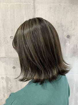 ハク(haku) [吉原勇気]ハイライト　白髪ぼかし　バレイヤージュ　ショート